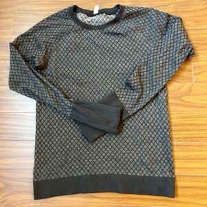 Lululemon round neck long sleeve shirt
